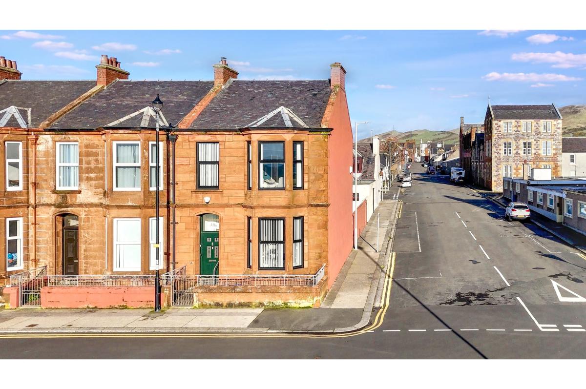 14LouisaDr20260329at201437