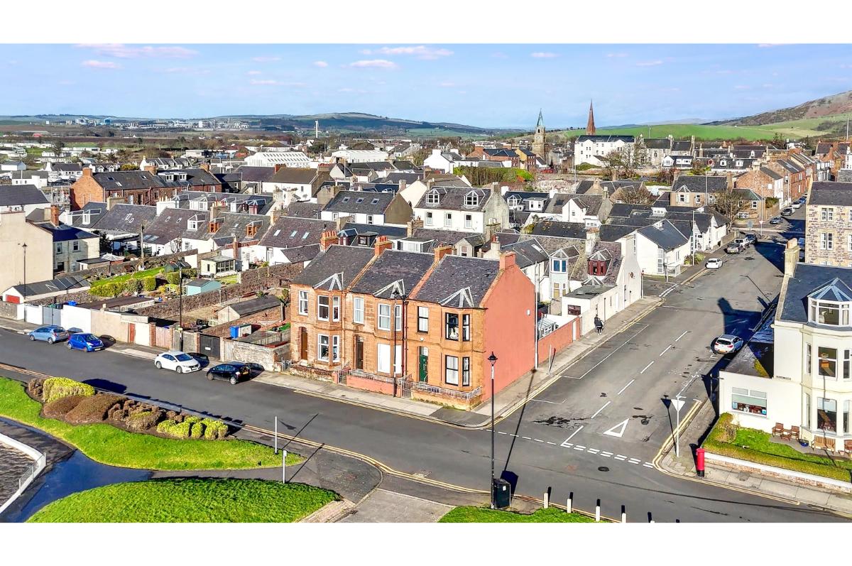 14LouisaDr20260329at201519